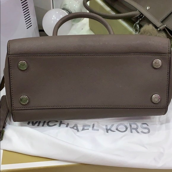 MICHAEL KORS Selma MD TZ Satchel- Cinder - Picture 4 of 15